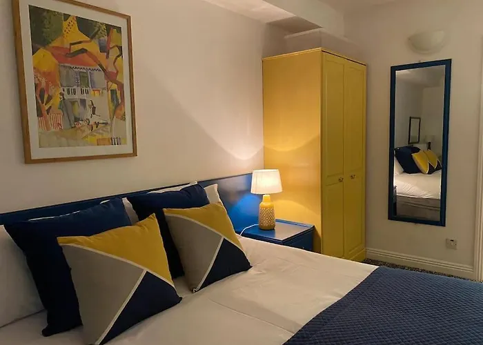 Sea View, 1st Floor, Harbour Mill, Quay * Westport